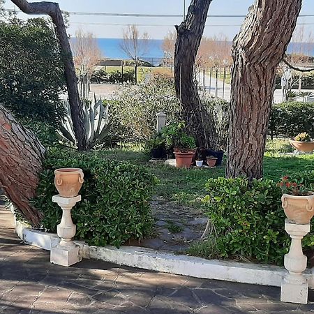 Appartamento In Villa Valentini, Fronte Mare, Giardino E Parcheggio Privato, Wifi, Dotato Di Tutti I Confort, Nel Golfo Di Gaeta Минтурно Экстерьер фото